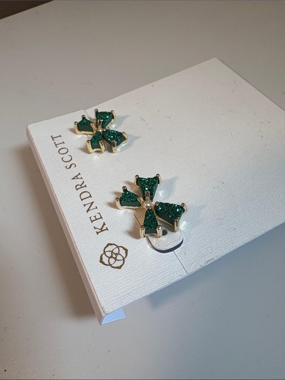 NWOT [Kendra Scott] Blair Bow Stud Sparkle Earrings, Gold/Emerald (Green) Drusy - Picture 8 of 9